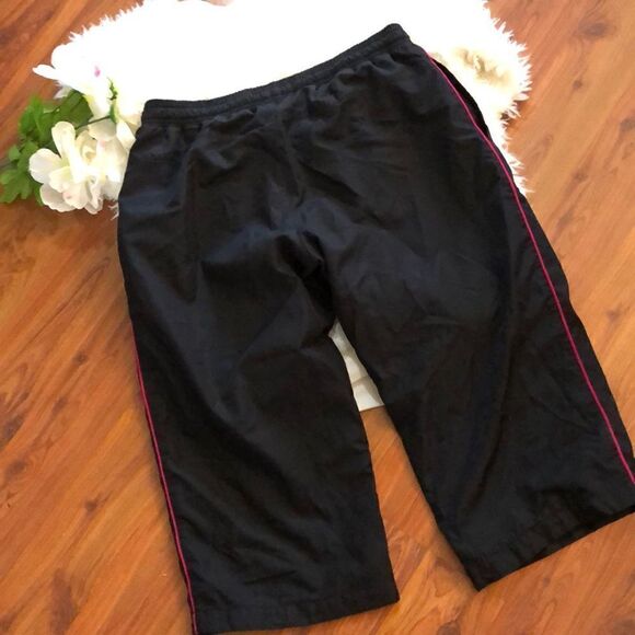 Nike Nylon Wide leg Capri with pink detail size M - Picture 5 of 8